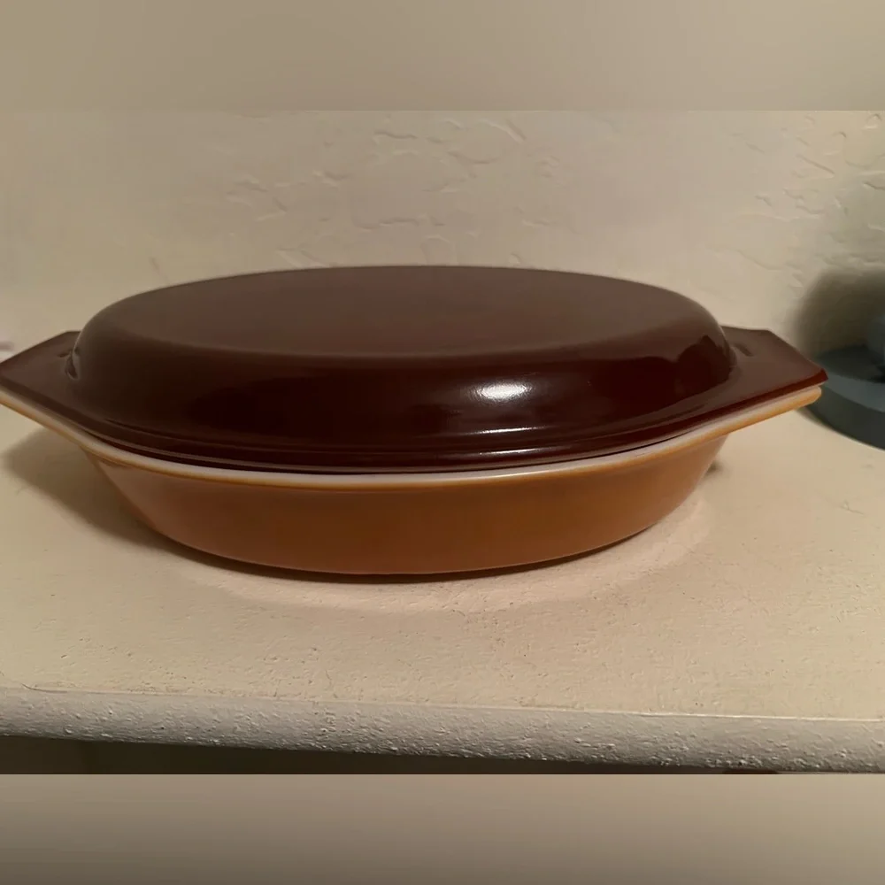 Vintage Pyrex 1.5 Qt Divided Casserole Dish 063 Gold Brown Lid Milk Glass USA